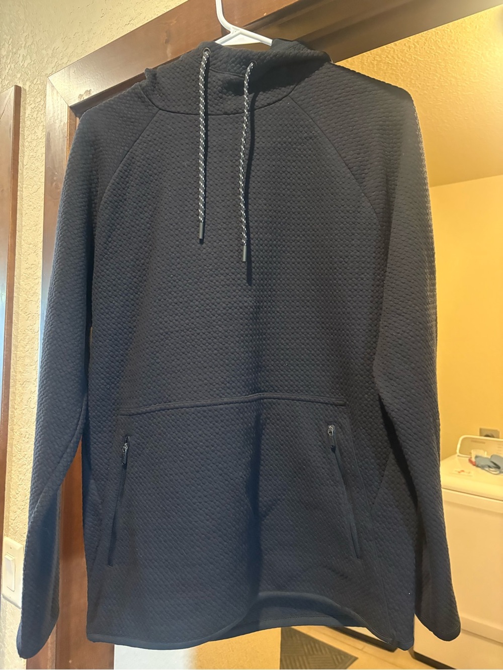 Men's Black Textured Pullover Hoodie with Zip Pockets